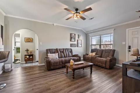 Living - 445 Nottingham Dr, Cabot, AR 72023 photo 1 of 1