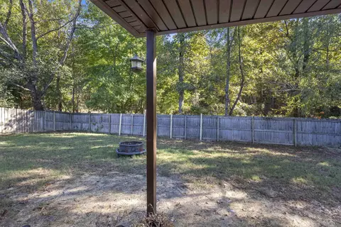 Exterior - 445 Nottingham Dr, Cabot, AR 72023 photo 3 of 5