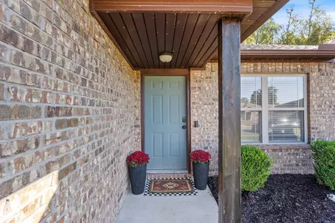 Entry Way - 445 Nottingham Dr, Cabot, AR 72023 photo 1 of 3