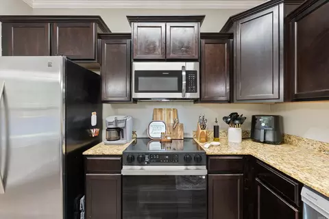 Kitchen - 445 Nottingham Dr, Cabot, AR 72023 photo 2 of 3