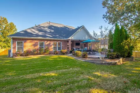 Exterior - 5805 Westminster, Benton, AR 72019 photo 14 of 17