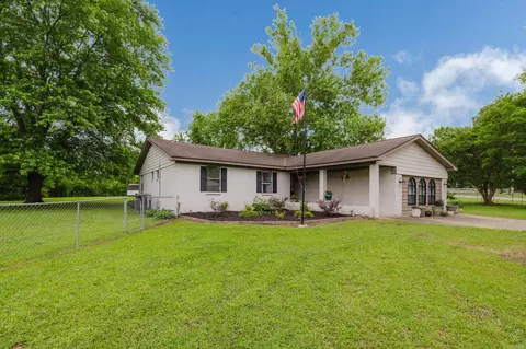 8524 Hart Rd, Benton, AR 72019