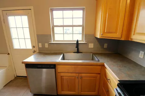 Kitchen - 105 Baldwin Dr, Beebe, AR 72012 photo 5 of 6