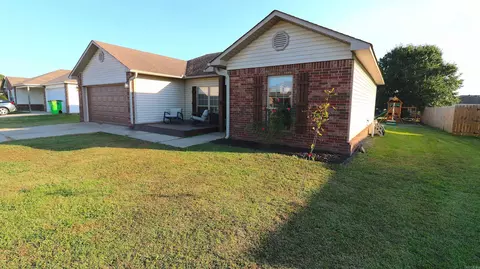 Exterior - 105 Baldwin Dr, Beebe, AR 72012 photo 2 of 5