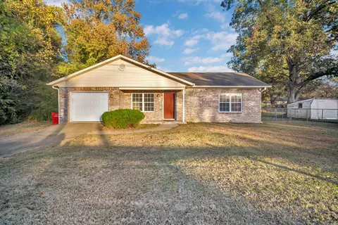 306 N Bentley St, Morrilton, AR 72110