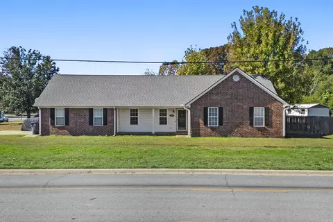 1601 N Main St, Searcy, AR 72143