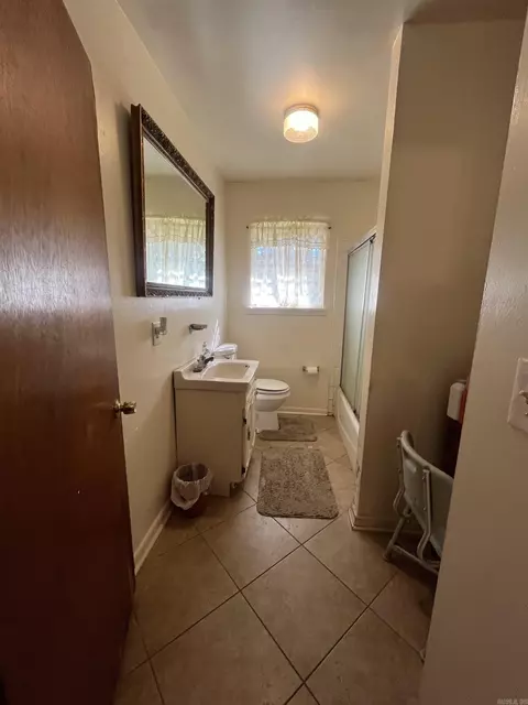 Bath - 920 E 38th Ave, Pine Bluff, AR 71601 photo 1 of 2