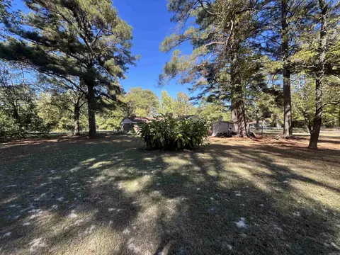 Exterior - 920 E 38th Ave, Pine Bluff, AR 71601 photo 5 of 7
