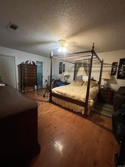 Bedroom - 920 E 38th Ave, Pine Bluff, AR 71601 photo 3 of 3