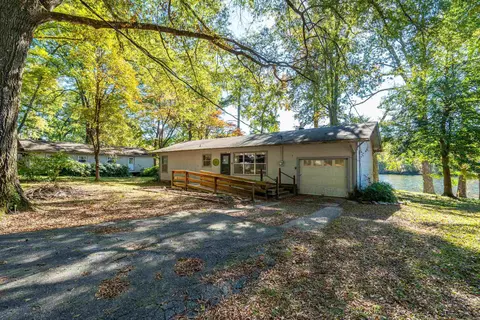 131 Snug Harbor Dr, Hot Springs, AR 71901