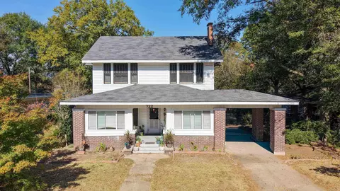 722 Pine Bluff St, Malvern, AR 72104 photo 1