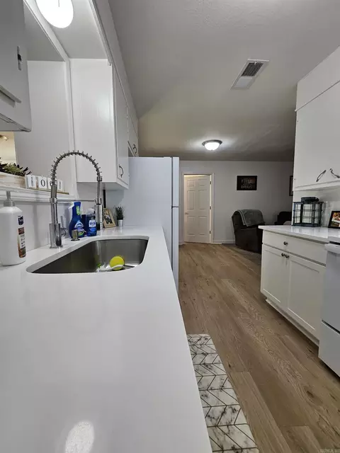 406 S Cypress St, Beebe, AR 72012 photo 7