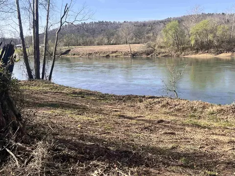 300 Mount Olive Manor Dr, Melbourne, AR 72556