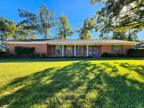 1913 W Oak St, El Dorado, AR 71730
