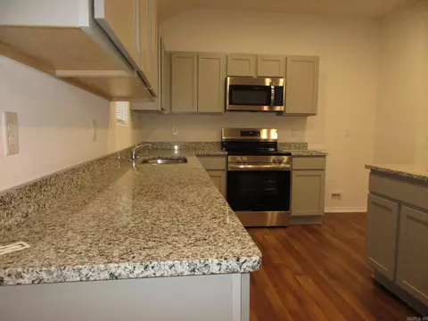 Kitchen - 5025 Windflower Cv, Alexander, AR 72002 photo 2 of 3