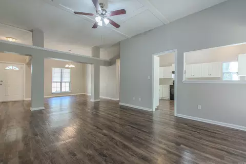 Living - 2104 Cherry Xing, Benton, AR 72015 photo 3 of 9