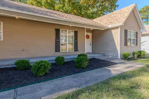 Exterior - 2104 Cherry Xing, Benton, AR 72015 photo 3 of 12