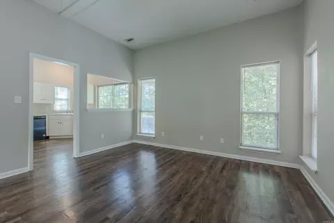 Living - 2104 Cherry Xing, Benton, AR 72015 photo 6 of 9
