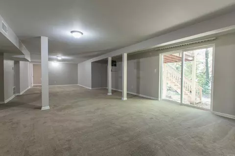 Living - 2104 Cherry Xing, Benton, AR 72015 photo 9 of 9