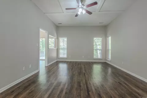 Living - 2104 Cherry Xing, Benton, AR 72015 photo 4 of 9