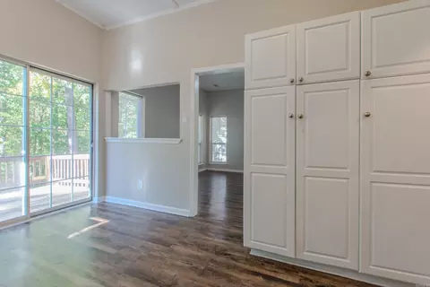 Entry Way - 2104 Cherry Xing, Benton, AR 72015 photo 1 of 2