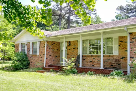 312 N East St, Harrisburg, AR 72432