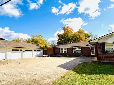 Exterior - 100 E Campus St, Marshall, AR 72650 photo 1 of 4