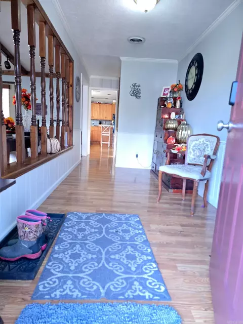 Entry Way - 100 E Campus St, Marshall, AR 72650 photo 1 of 1