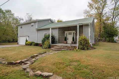 Exterior - 400 2nd St, Pangburn, AR 72121 photo 1 of 8