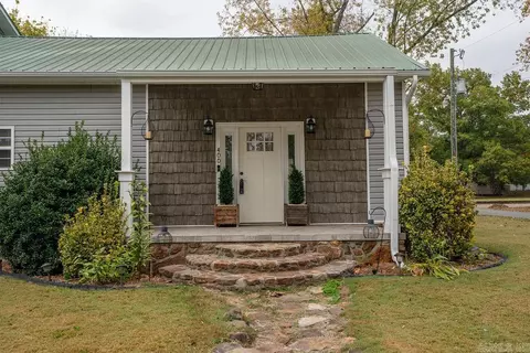 Exterior - 400 2nd St, Pangburn, AR 72121 photo 2 of 8