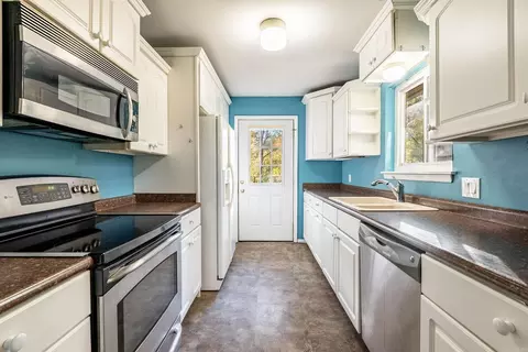Kitchen - 18 Sheila Ln, Mabelvale, AR 72103 photo 1 of 3
