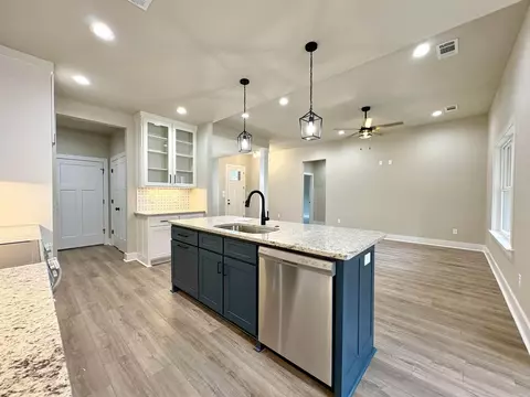 Kitchen - 3213 Galloway Dr, Benton, AR 72015 photo 1 of 3