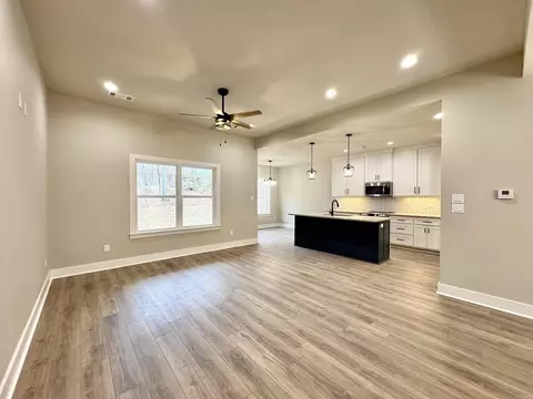 Living - 3213 Galloway Dr, Benton, AR 72015 photo 1 of 2
