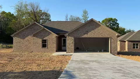 210 Petronia St, Hot Springs, AR 71913