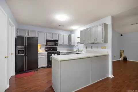 Kitchen - 3000 Andrew Dr, Bryant, AR 72022 photo 3 of 4