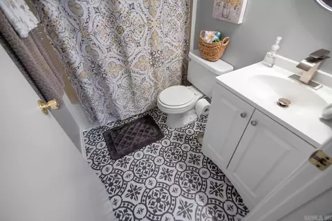 Bath - 3000 Andrew Dr, Bryant, AR 72022 photo 4 of 4