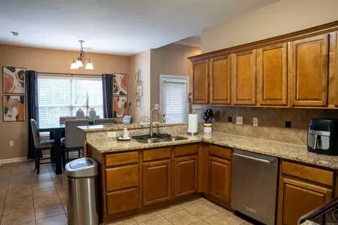 Kitchen - 21 Ponds Edge Ln, Alexander, AR 72002 photo 2 of 4