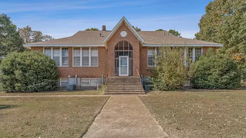 517 Paragould Dr, Jonesboro, AR 72401