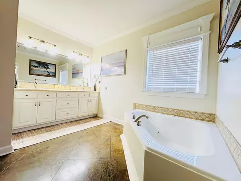 Bath - 3858 Liberty Cv, Benton, AR 72015 photo 1 of 4