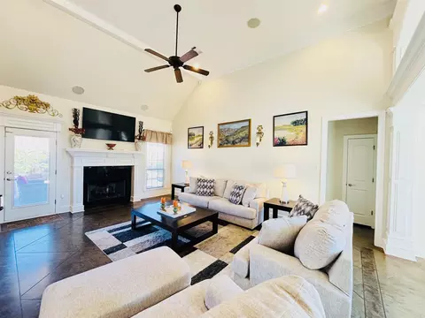 Living - 3858 Liberty Cv, Benton, AR 72015 photo 5 of 7
