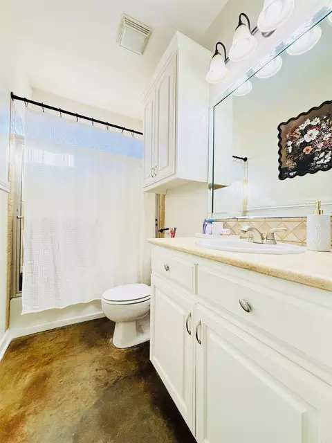 Bath - 3858 Liberty Cv, Benton, AR 72015 photo 4 of 4