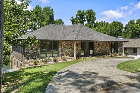 21 E Lake Dr, North Little Rock, AR 72116