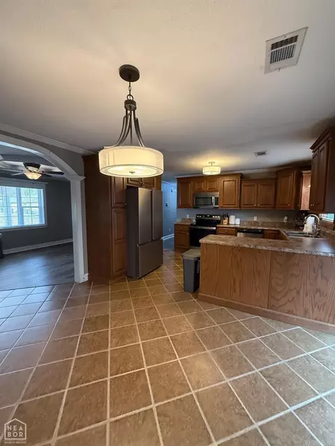 Kitchen - 909 Circle Dr, Walnut Ridge, AR 72476 photo 2 of 4