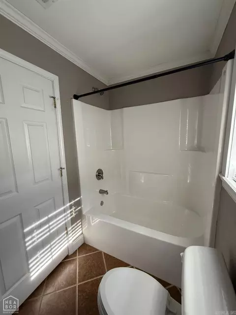 Bath - 909 Circle Dr, Walnut Ridge, AR 72476 photo 4 of 4
