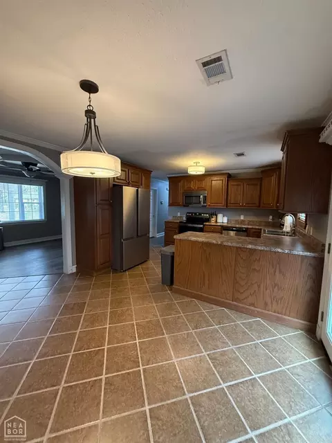 Kitchen - 909 Circle Dr, Walnut Ridge, AR 72476 photo 4 of 4
