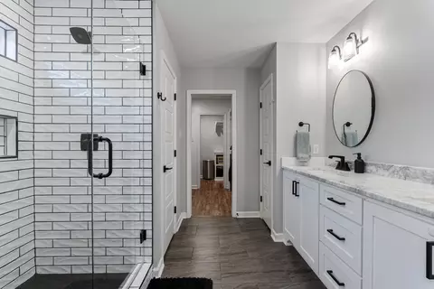 Bath - 6080 Meridian Dr, Alexander, AR 72002 photo 1 of 6