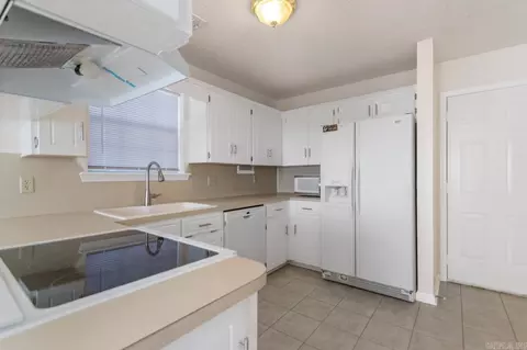 Kitchen - 51 Fieldcrest Cir, Cabot, AR 72023 photo 2 of 4