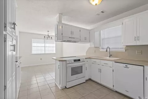 Kitchen - 51 Fieldcrest Cir, Cabot, AR 72023 photo 4 of 4