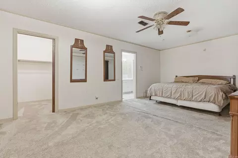 Bedroom - 2002 W 42nd Ave, Pine Bluff, AR 71603 photo 6 of 6