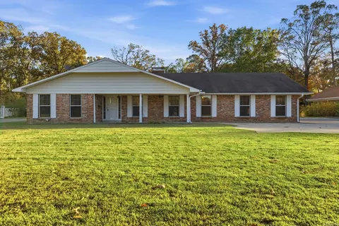 Exterior - 2002 W 42nd Ave, Pine Bluff, AR 71603 photo 1 of 11